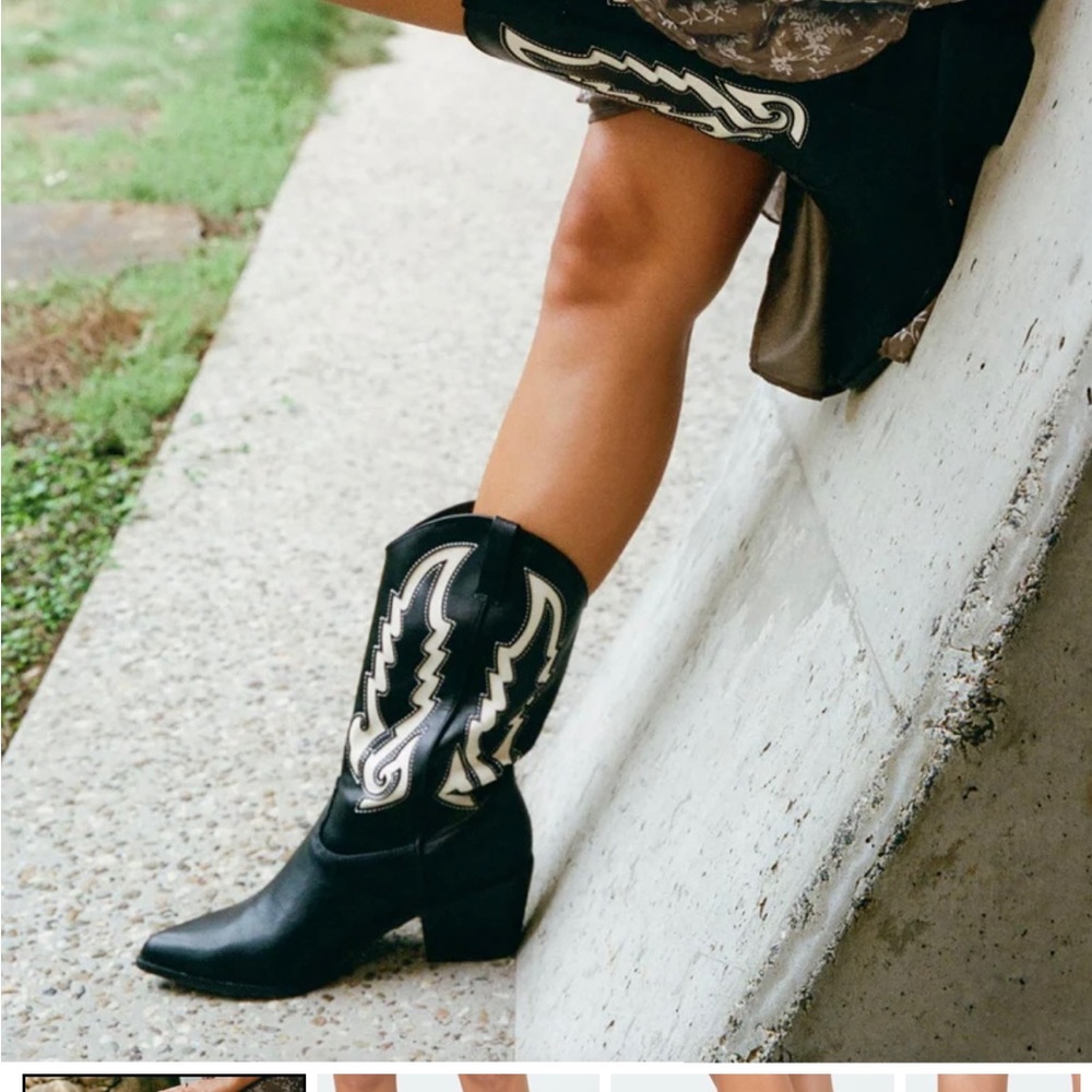 NWT Black with white detailing Billini Norva boots